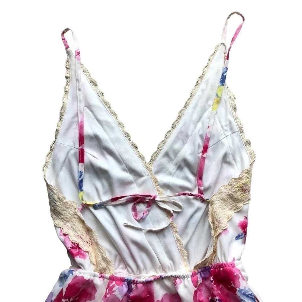 Tea & Cup Los Angeles Floral Backless Romper Medium - Picture 6 of 13